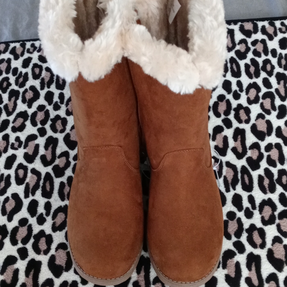 Girls shearling boots